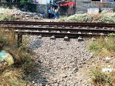 Man found dead on tracks near Wadala, police say he was in financial distress