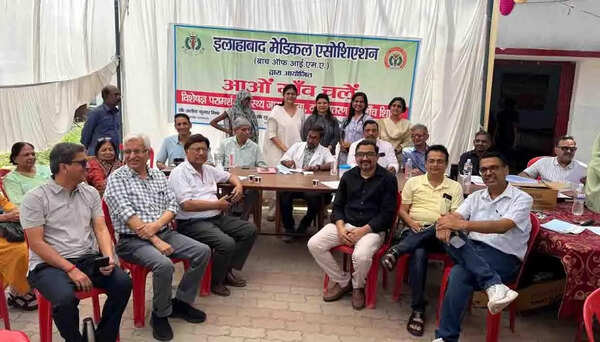 ‘Aao Gaon Chalen’: AMA conducts health campaign in Phulpur village