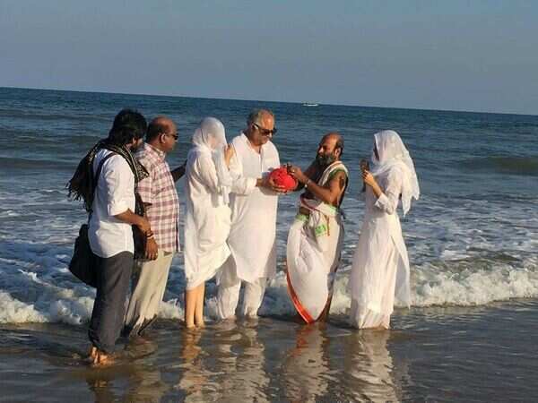 Sridevi’s ashes immersed in Bay of Bengal off Chennai coast