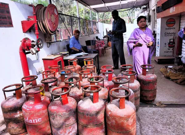LPG crisis turns up heat on Ludhiana’s food business owners
