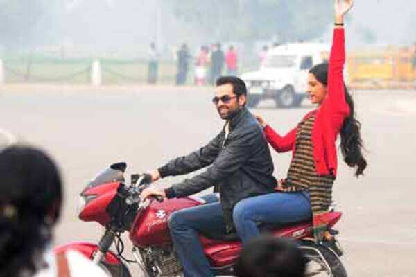 Sonam, Abhay shoots for Raanjhnaa in Delhi