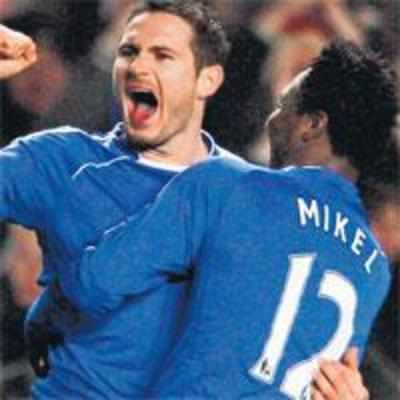 Chelsea beat Liverpool to enter Carling Semis