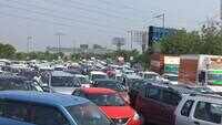 Borders open, vehicles crawl on Delhi-Noida direct flyway 