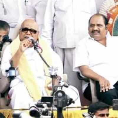 DMK says it will quit UPA, then does U-turn