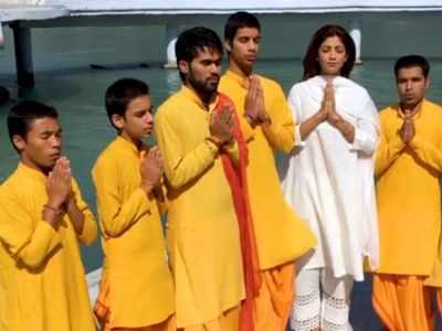 Watch: Shilpa Shetty Kundra chants mantra in Haridwar