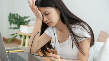 Dry or irritated eyes even without screen time? Ophthalmologist explains the hidden everyday causes and habits that can keep your eyes healthy