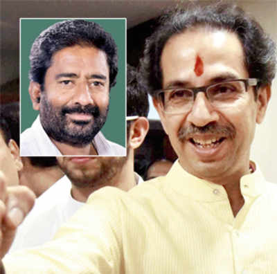 Uddhav summons chappal-happy MP, disciplinary action against him likely