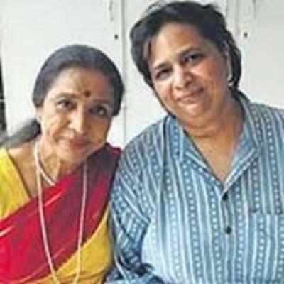 Varsha Bhosle, daughter of Asha Bhosle, commits suicide