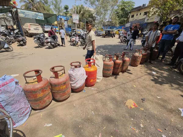 Confusion over 45-day cap on LPG refill in rural areas of Kolhapur