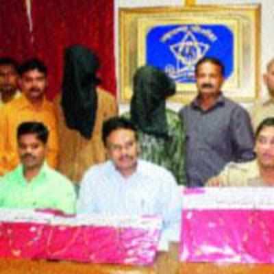 Gang of chain snatchers busted