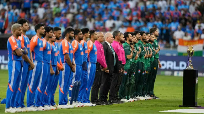 New twist in IND vs PAK final! Two different broadcasters at the toss for both captains