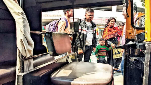 Pune: Citizens hit, auto strike called off
