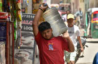 Gurgaon swelters under intense heat, records maximum temperature at 42&deg;C, season&rsquo;s highest