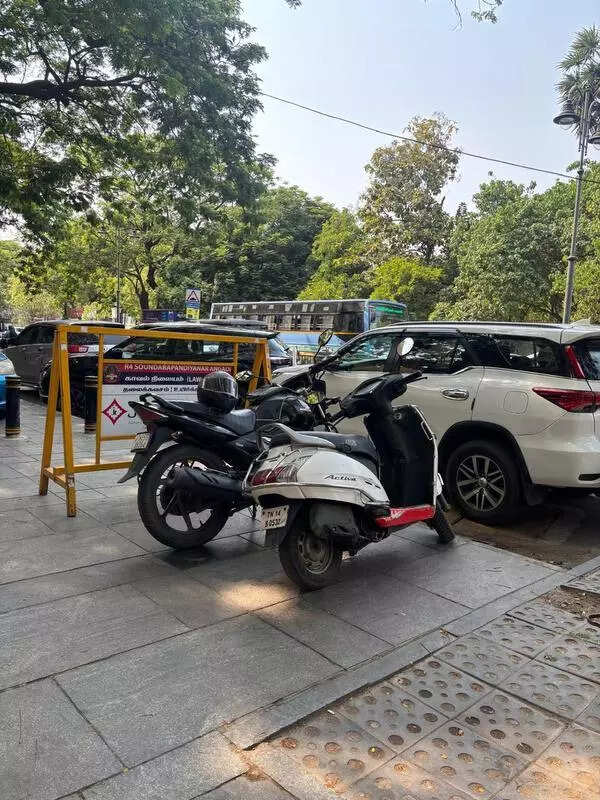 Poor upkeep, encroachments plague T Nagar pedestrian plaza