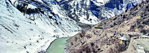 Himachal freezes under cold wave; Keylong records -11o C