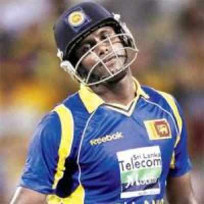 Mathews ruled out, Lanka under pressure against Pak