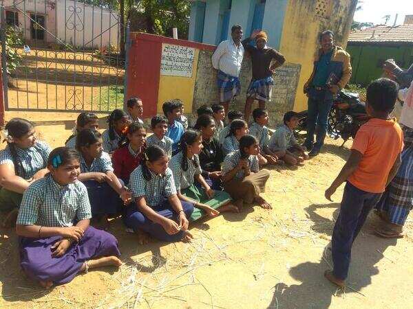 Government school students sit on dharna demanding more teachers