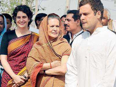 Election Committee: Sonia, Rahul, Priyanka to attend CWC meet in city
