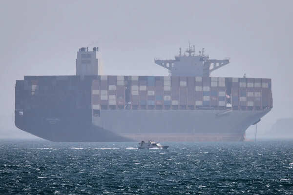 What will it take to free 1,600 stranded ships from Hormuz deep waters?