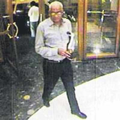 60-yr-old absconds with luxury hotel's laptop, LCD