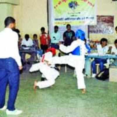 Host Kalyan taluka claims team championship in District Taekwondo show
