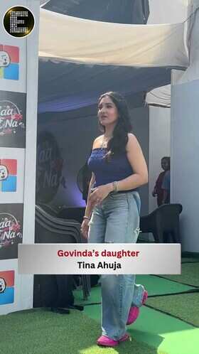 Tina Ahuja Spotted on Show Set Posing for Paparazzi