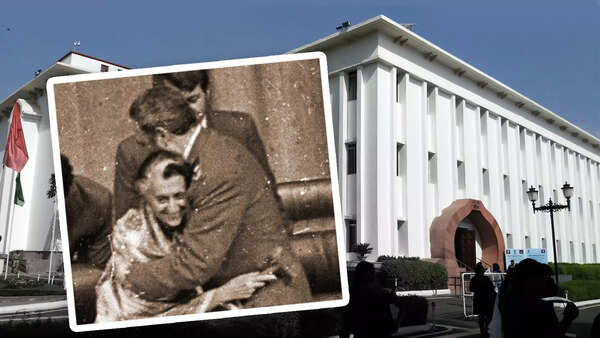 Is it curtains for the stage where Castro hugged Indira?