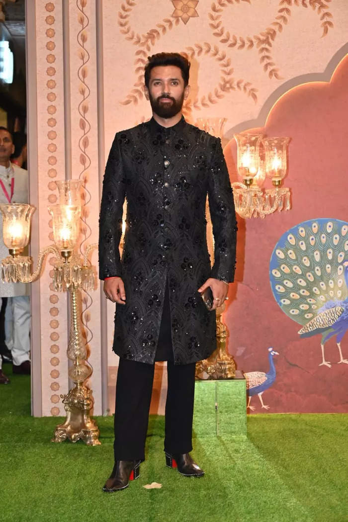 Chirag Paswan poses on the red carpet with his mother