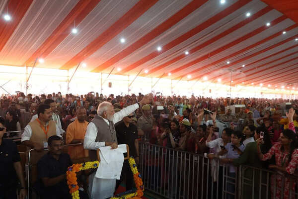 Rise of women threat to existence of Parivarvadi parties: PM