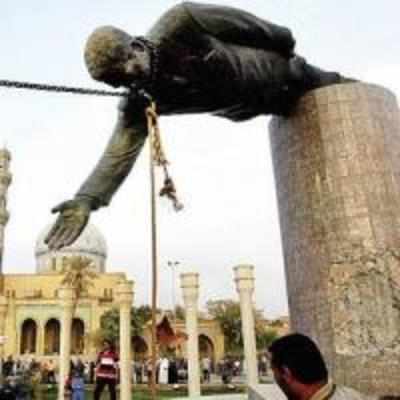 Iraq demands Saddam statue buttock back