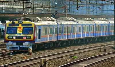 AC stops working in Mumbai local, angry commuters bring train to halt