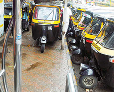 Marathi mandatory clause for auto drivers challenged in high court