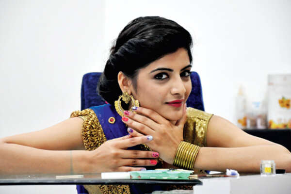 Indore ‘nails’dandiya fashion