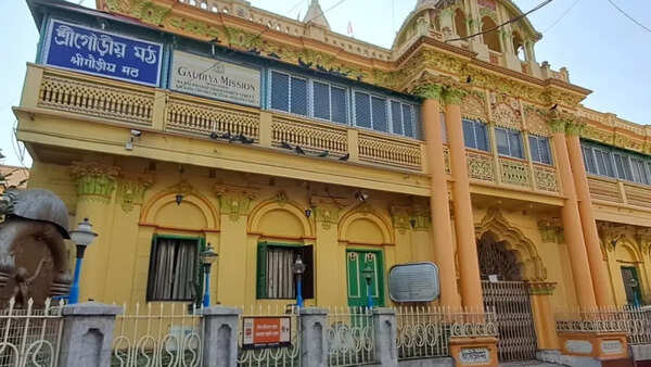 Gaudiya Mission monks to launch global peace mission and establish spiritual schools abroad