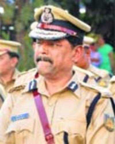 '˜Caste' sword over cop's head