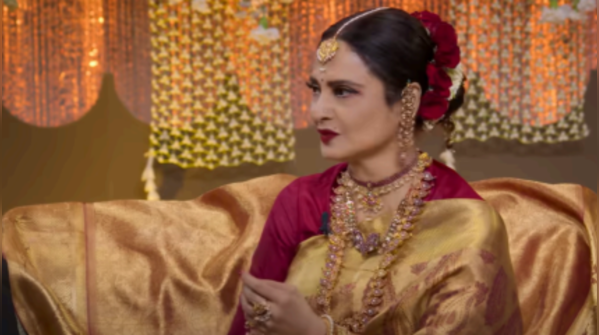 The Great Indian Kapil Show: Rekha Reveals How Dance Masterji Had Hit ...