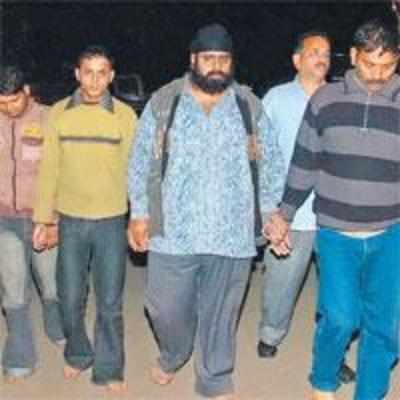 Cross-country kabootarbaazi busted at city airport