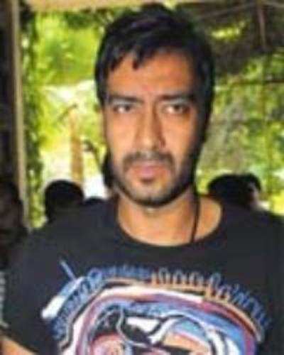 Devgn says '˜Ja' to Jha