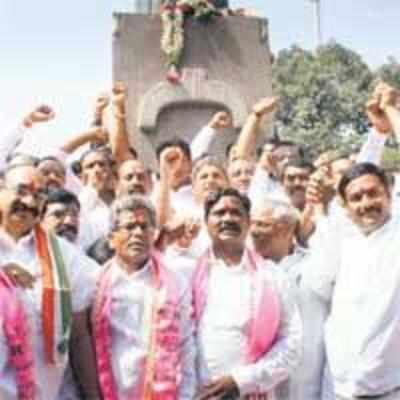 15 MLAs resign over Telangana issue