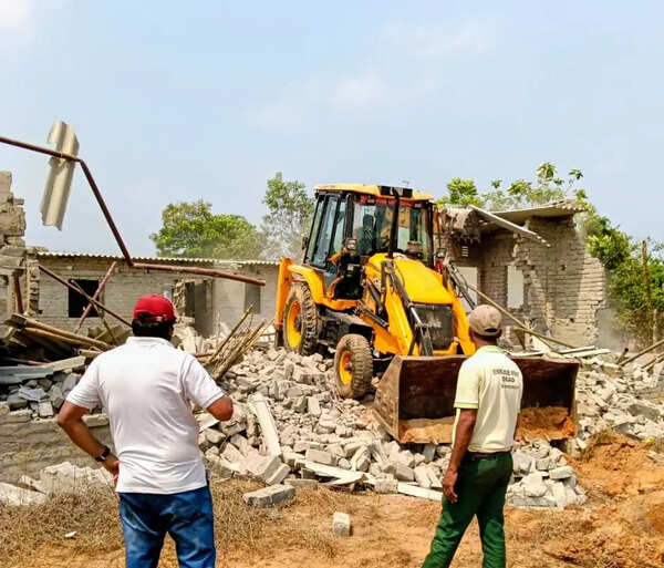 BDA demolishes 187 homes, seizes hoarded LPG in Shampur land grab crackdown