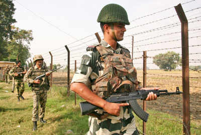 10,000 flee homes near border in J&K as Pakistani shelling continues