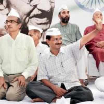 Kejriwal launches party, to disclose name on Nov 26