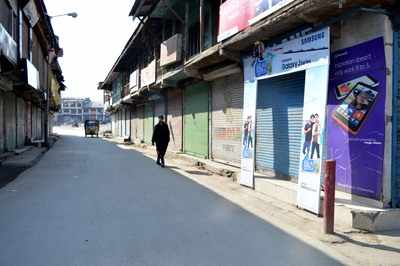 J&K: Pulwama shuts down to protest death of two civilians