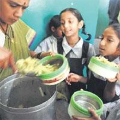 BMC wants women's groups, not ISKCON, to cook mid-day meals