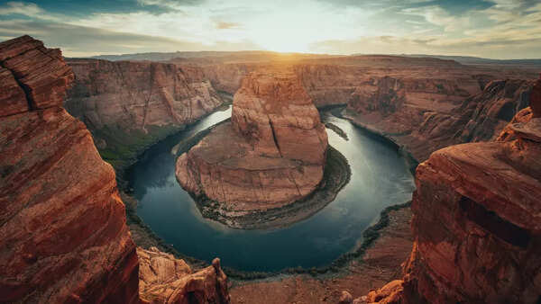 8 national parks that are home to the most iconic natural landmarks