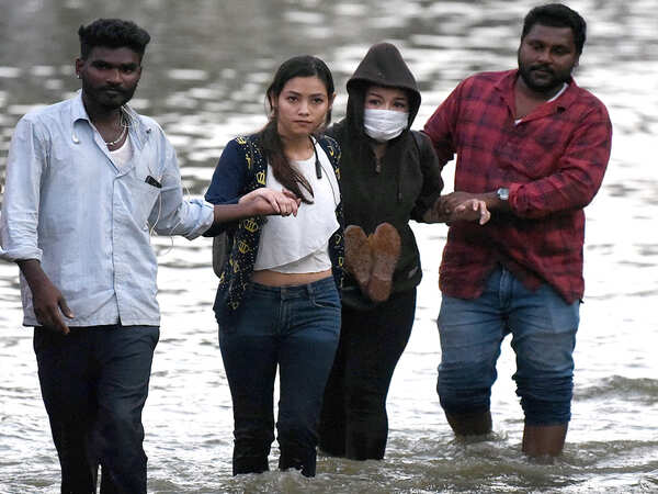 Karnataka: Hulimavu Lake breach hits 1,000 families, sinks 300 cars