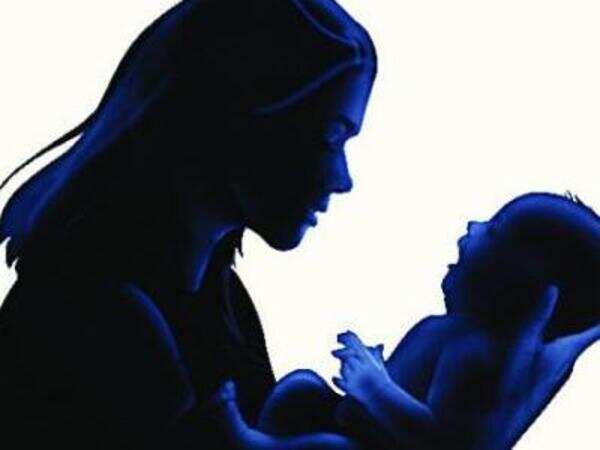 Woman delivers baby outside MY Hospital