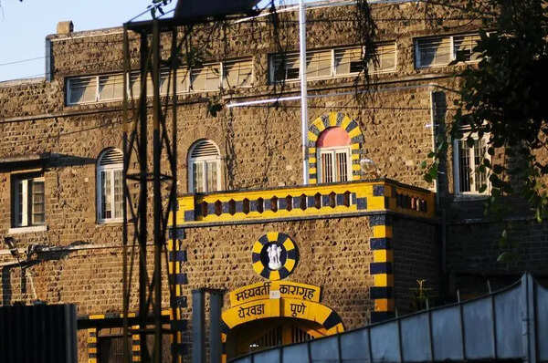 Convict serving life sentence escapes from Yerawada open prison