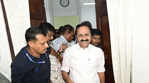 10 days of &lsquo;manthan&rsquo; for Kerala&rsquo;s &lsquo;simhasanam&rsquo;: Why Congress picked VD Satheesan over KC Venugopal