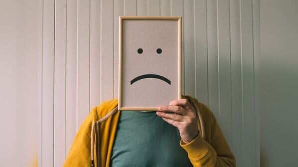 Is your sadness temporary or a sign of depression? Here's how you can ...